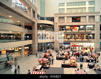 Raffles City Shopping Mall, Singapur Stockfoto