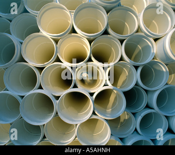 KUNSTSTOFF BEWÄSSERUNG ROHRE Stockfoto