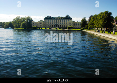 Das Drottningholm Palace nur außerhalb von Stockholm ist Sitz der schwedischen Königsfamilie und Teil der UNESCO-Welterbe-Liste Stockfoto