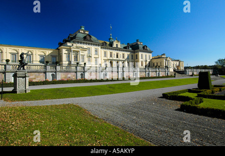 Das Drottningholm Palace nur außerhalb von Stockholm ist Sitz der schwedischen Königsfamilie und Teil der UNESCO-Welterbe-Liste Stockfoto