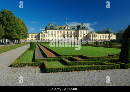 Das Drottningholm Palace nur außerhalb von Stockholm ist Sitz der schwedischen Königsfamilie und Teil der UNESCO-Welterbe-Liste Stockfoto