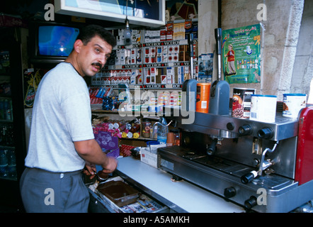 Ein Kaffee-Verkäufer in Beirut Libanon Stockfoto