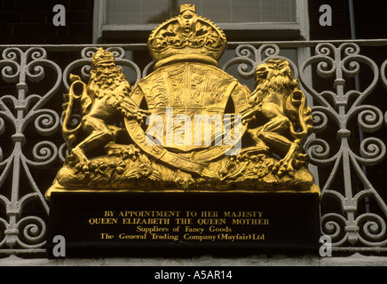 Royal Warrant General Trading Company auf ihrem Gebäude Sloan Avenue, Chelsea London nach Vereinbarung Queen Mutter Lieferant von ausgefallenen Waren 2000er Stockfoto