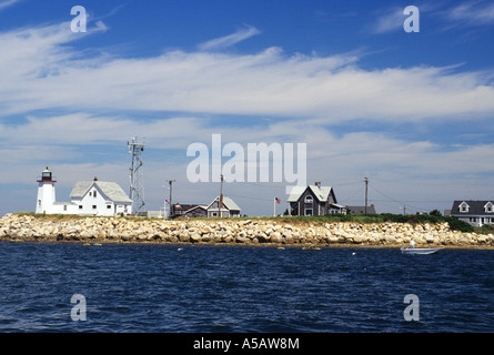 Flügel Hals Leuchtturm & Sommer Häuschen, Pocasset, Cape Cod USA vom Wasser in Buzzards Bay Stockfoto