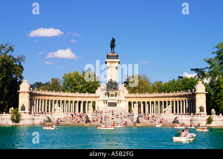 Madrid neue Kastilien Retiro Park Alfonso XII Denkmal Stockfoto