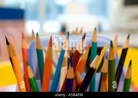 Große Auswahl an bunten Bleistift Buntstifte. Stockfoto