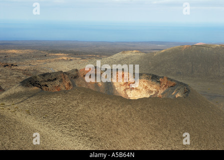 Vulkankrater auf der Insel Lanzarote Stockfoto