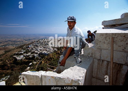 Bauarbeiter auf der Baustelle auf einer Klippe, Syrien Stockfoto