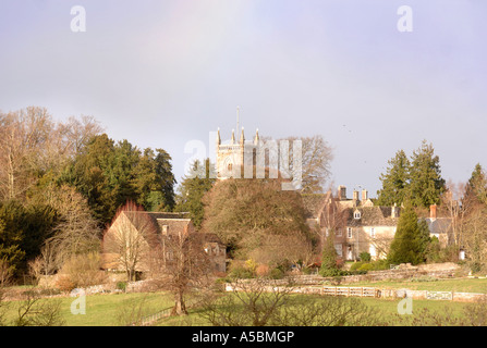 ANSICHT DES HL. JOHANNES DER TÄUFER KIRCHE IN COLN ST ALDWYNS GLOUCESTERSHIRE UK Stockfoto