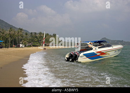 Motorboot und Katamaran am Lamai Strand Ko Samui Insel Thailand Stockfoto