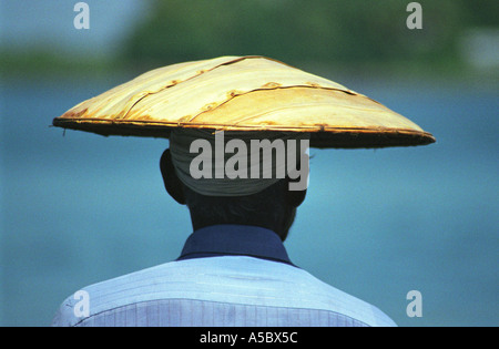 Indische Fischer Hut von hinten Stockfoto