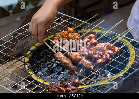 Satay auf dem Grill Luang Prabang Laos Stockfoto