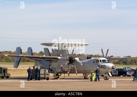 Northrop Grumman E 2C Hawkeye Carrier basierte Warn- und Stockfoto