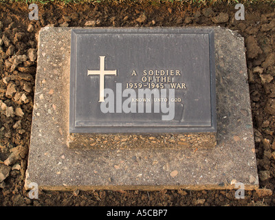 Grab eines unbekannten Soldaten Chungkai Krieg Friedhof in der Nähe von Kanchanaburi Thailand Stockfoto