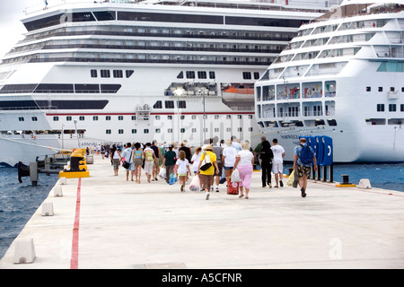 Carnival Conquest Kreuzfahrtschiff Karibik, Seereise, Urlaub Stockfoto