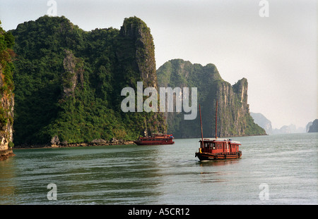 VIETNAM Nordküste Ha Long Bay Stockfoto
