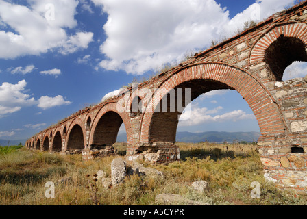 Ehemalige jugoslawische Republik Mazedonien Mazedonien. SKOPJE Roman (oder byzantinischen oder osmanischen) 55 gewölbte Aquädukt, gebaut aus Stein und Ziegel. Stockfoto