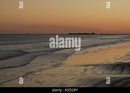 Strand in der Abenddämmerung auf der Bolivar-Halbinsel Stockfoto