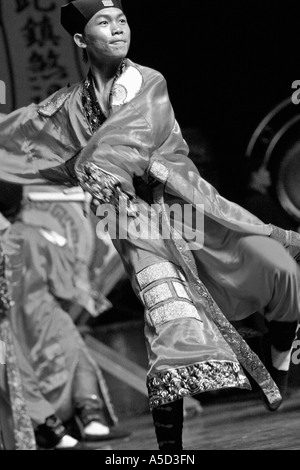 Weltenbummler-Tian Folk benutzerdefinierte Acrobatic Troupe Stockfoto