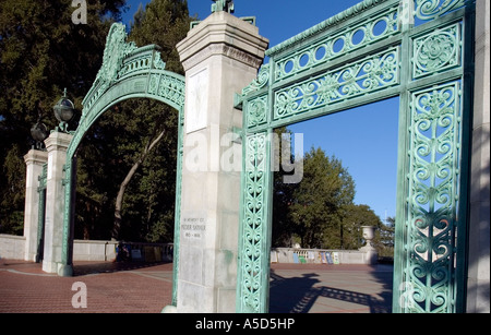 Sather Gate, Haupteingang zum Campus University of California, Berkeley Stockfoto