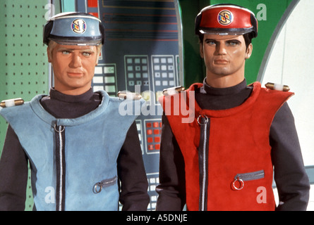 CAPTAIN SCARLET 1967 UK TV-Serie mit blauen Kapitäne und Scarlett Stockfoto