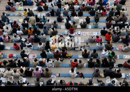 Luftaufnahme von Zuschauern bei Sha Tin Pferderennbahn in Sha Tin in den New Territories befindet. in Hongkong, China Stockfoto
