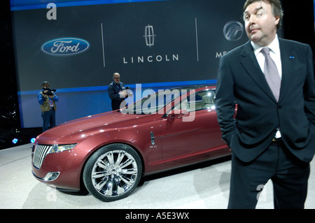 Peter Horbury Ford Executive Director of Design mit der Lincoln MKR auf der North American International Auto Show 2007 Stockfoto