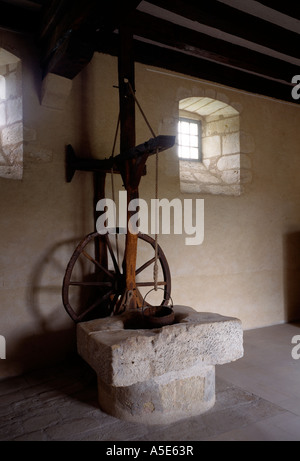 Saché, Schloß, Brunnen Im Untergeschoß Stockfoto