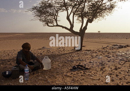 Ein Mann aus dem saharauischen Flüchtlingslager in Tindouf westlichen Algerien Stockfoto