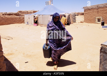 Saharauischen Flüchtlinge in einem Flüchtlingslager in Tindouf Provinz im westlichen Teil von Algerien Stockfoto