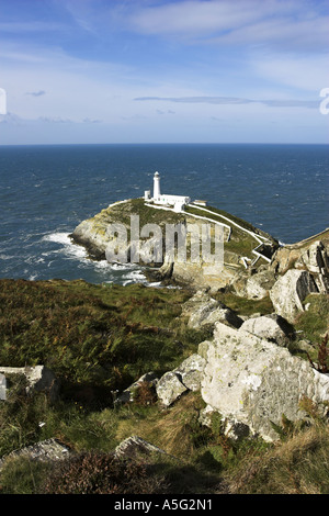 Süd-Stack und Leuchtturm auf Anglesey UK Stockfoto