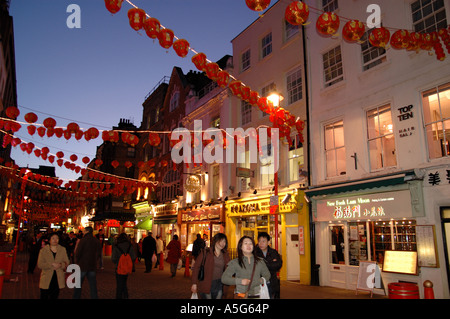 Londoner Chinatown mit Festival Laternen in der Nacht Stockfoto