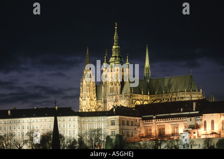 St. Vitus Cathedral befindet sich auf der Prager Burg auf Hradschin Berg, die größte antike Burg der Welt, Tschechische Republik, Pr Stockfoto