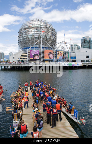 Drachenboot-Festival am Telus World of Science, Vancouver, BC, Kanada Stockfoto