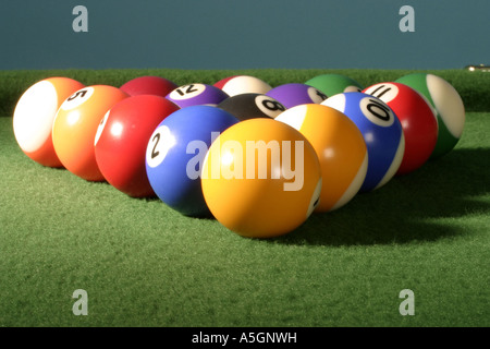 Pools-Kugeln auf einem Billardtisch Stockfoto