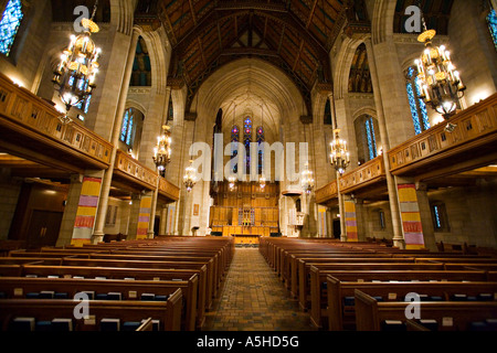 ILLINOIS Chicago Interieur der vierte Presbyterian Church Heiligtum Reihen der Kirchenbänke Glasfenster an der Michigan Avenue Stockfoto