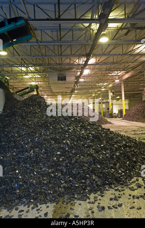 Wyandotte Michigan Stapel von zerkleinerten Reifen bei Silver Lining Reifen-Recycling Stockfoto