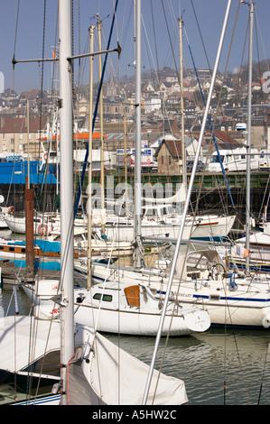 Yachten und Boote in das Bassin Morny Deauville Normandie Frankreich Stockfoto