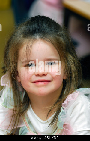 5 Jahre altes Kind Schüler, Surbiton, Großbritannien. Stockfoto