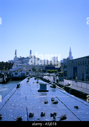 Blick auf die Stadt von San Francisco vom Deck der USS Pampanito Stockfoto