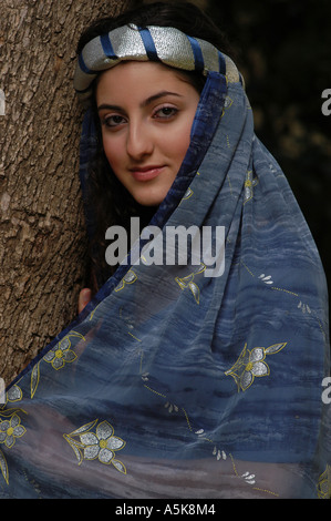 Arabische Frau in traditioneller Kleidung Stockfoto