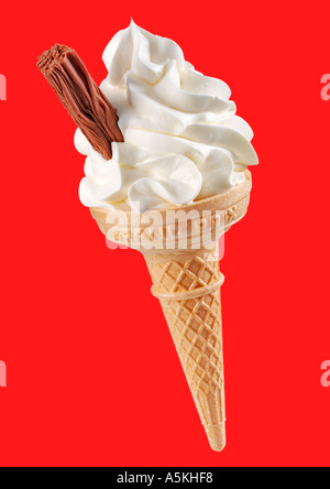 VANILLA ICE CREAM IN KEGEL Stockfoto