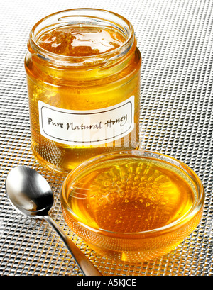 NATÜRLICHER HONIG MIT LABEL Stockfoto