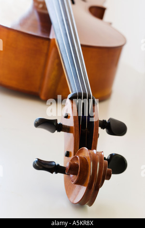 Nahaufnahme von Cello Kopf Stockfoto