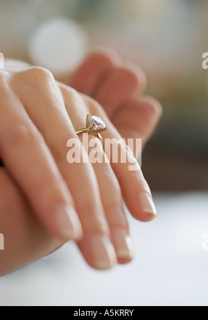 Nahaufnahme von Diamant-Verlobungsring Stockfoto