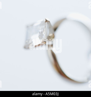 Nahaufnahme von Diamant-Verlobungsring Stockfoto
