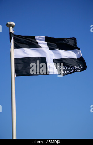 Cornish County Kernow, Flagge von St. Piran, Patron Saint of Cornwall, Bergleute und Kannengießer. Stockfoto