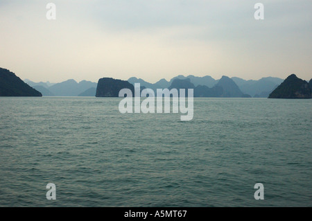 Halong Bay Weltkulturerbe UNESCO aufgeführt Park Vietnam South East Asia Stockfoto