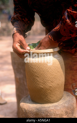 Machen Töpfe. Takeo. Kambodscha. Stockfoto