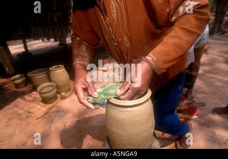 Machen Töpfe. Takeo. Kambodscha. Stockfoto